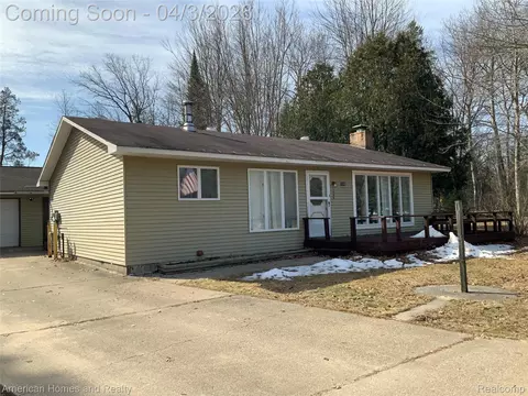 1088 Bluetick Ln, Richfield, MI 48656