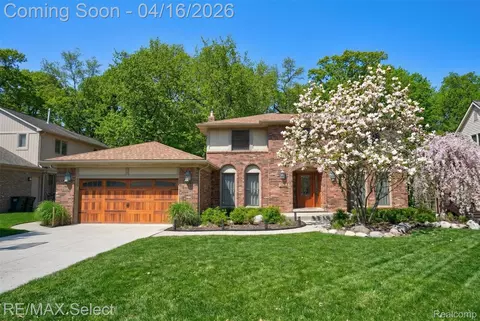 1826 N Fairview Ln, Rochester Hills, MI 48306