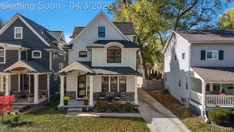 929 N Pleasant St, Royal Oak, MI 48067