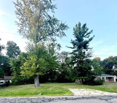 18656 Midway Ave, Southfield, MI 48075