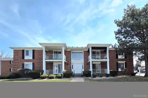 1891 Baldwin Dr #4, Trenton, MI 48183