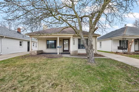 7420 Fenton St, Dearborn Heights, MI 48127