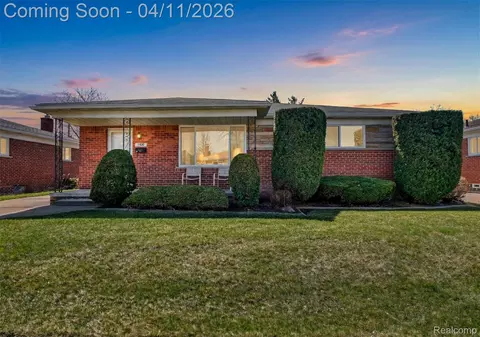 11480 Hanford Dr, Warren, MI 48093