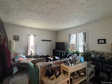 744 E Sibley St, Howell, MI 48843 photo 10