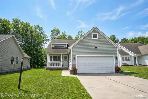 185 Laura Ln, Linden, MI 48451