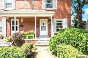 1009 E 4th St, Royal Oak, MI 48067