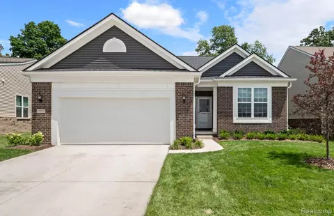 5674 Lewiston Rd, Canton, MI 48188