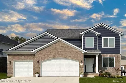 53177 Woodland Mdws, Chesterfield, MI 48047