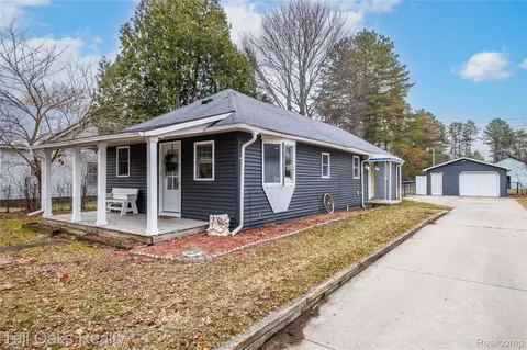 433 Birch Rd, Vassar, MI 48768