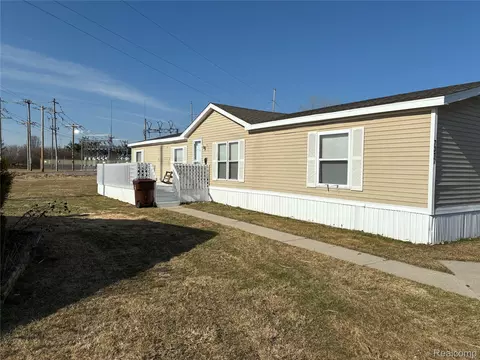 7317 Lads Ct, Pine River, MI 48801