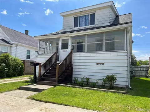 7352 Dale, Center Line, MI 48015