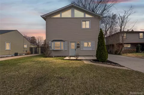 26734 Barrington St, Madison Heights, MI 48071