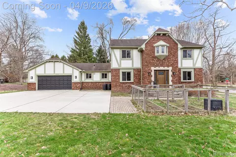 3755 Tremont Ln, Ann Arbor, MI 48105