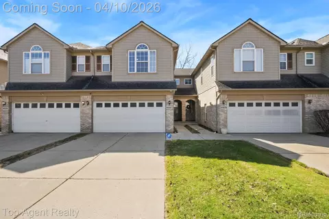 41567 Glade Rd #20, Canton, MI 48187