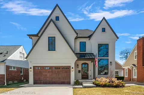 2438 Evergreen Dr, Royal Oak, MI 48073