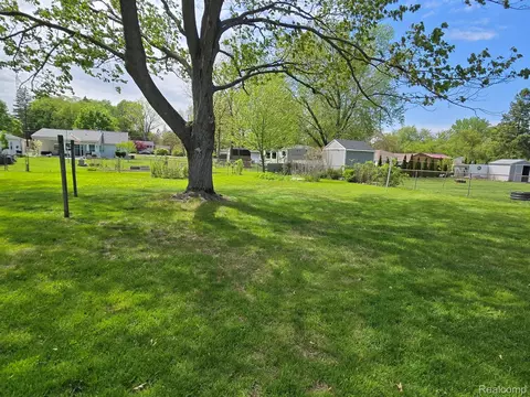 Exterior - 11421 Wing Dr, Vienna, MI 48420 photo 4 of 4