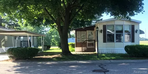 101 Spruce Dr, Jonesville, MI 49250