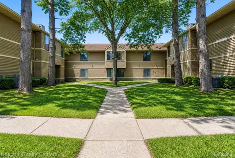 175 Briarcrest Dr #111, Ann Arbor, MI 48104