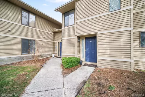 175 Briarcrest Dr #111, Ann Arbor, MI 48104