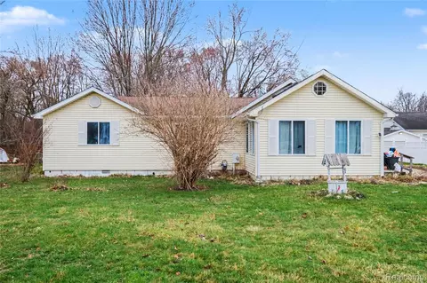 4449 Crosby Rd, Flint, MI 48506