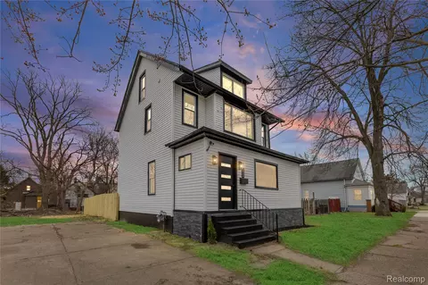 2554 Parker St, Detroit, MI 48214