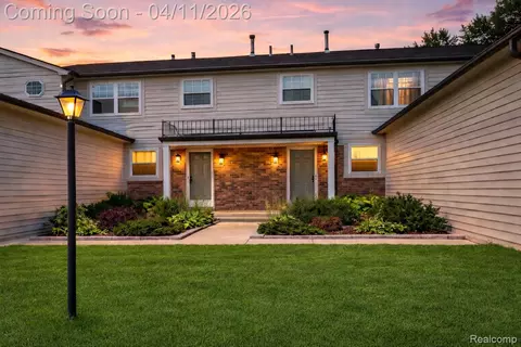 24615 Park Terrace Dr, Harrison, MI 48045