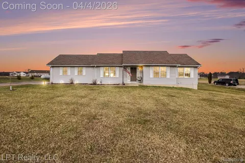 6632 Hanna Ct, Byron, MI 48418