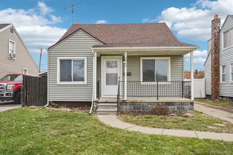 3963 S Hubbard St, Wayne, MI 48184