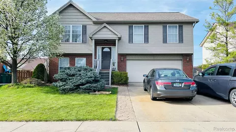 29490 Hunter St, Brownstown, MI 48183