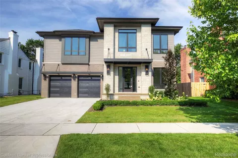 394 S Glenhurst Dr, Birmingham, MI 48009