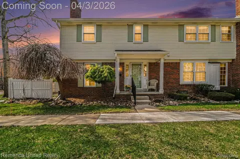 20807 E Glen Haven Cir, Northville, MI 48167
