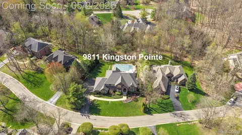 9811 Kingston Pointe, Springfield, MI 48348