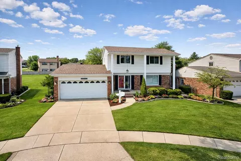 29251 Bon Mar Dr, Warren, MI 48088