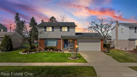 14061 Woodside St, Livonia, MI 48154