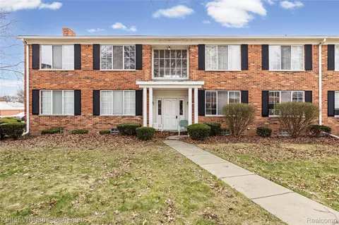 29484 Hoover Rd, Warren, MI 48093