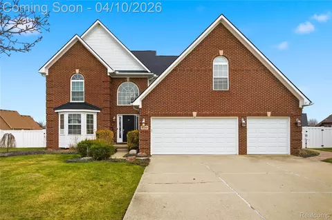 31480 Daisy Ct, Brownstown, MI 48173