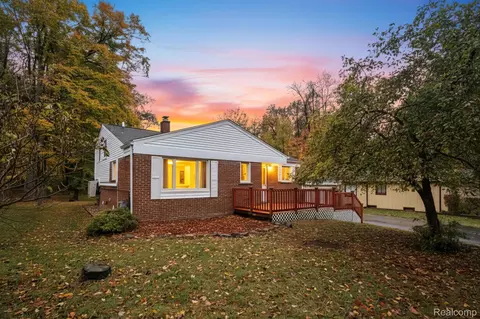 21473 Lundy Dr, Farmington Hills, MI 48336
