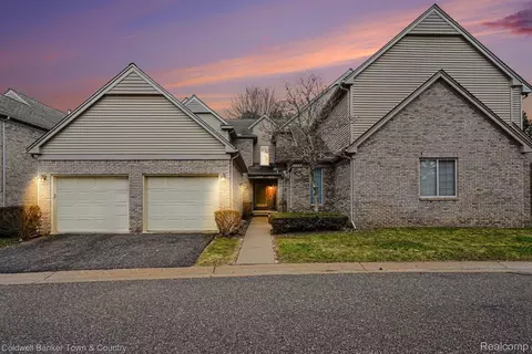 716 S Milford Rd, Milford, MI 48381