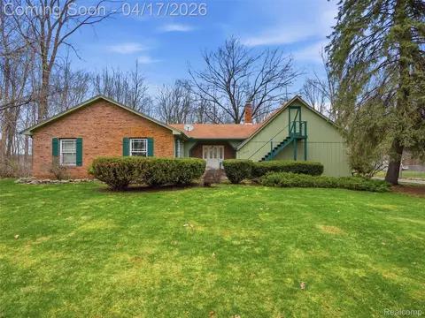 11430 Big Lake Rd, Davisburg, MI 48350