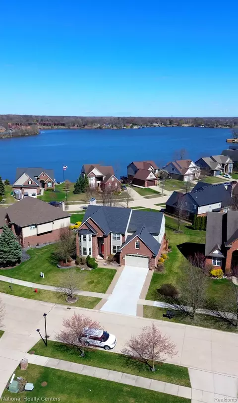 12881 Nautica Dr, Van Buren, MI 48111