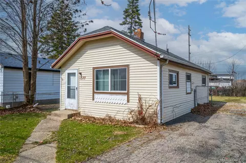 1377 Allen St, Burton, MI 48529