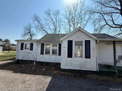 2931 Grant Rd, Rochester Hills, MI 48309