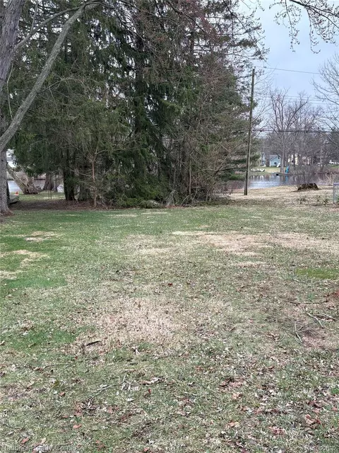 138 N Holcomb Rd, Village Of Clarkston, MI 48346