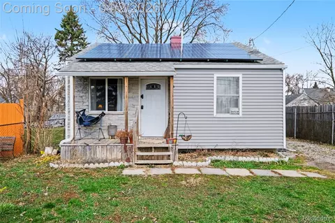 1233 Carman St, Burton, MI 48529