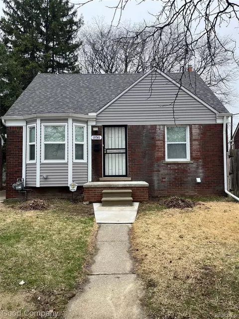 19745 Kelly Rd, Harper Woods, MI 48225