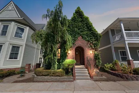 3875 Andover Ave, Auburn Hills, MI 48326