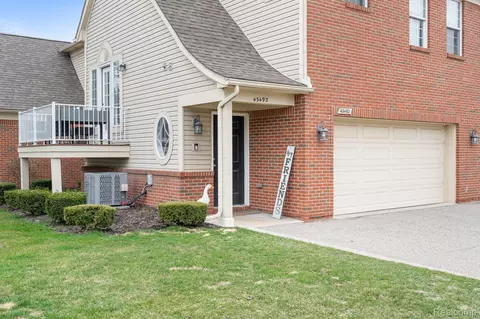 43492 Pendleton Cir #12, Sterling Heights, MI 48313