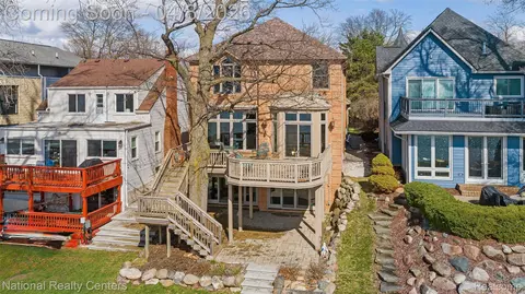1284 E Lake Dr, Novi, MI 48377