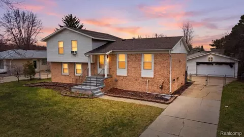 42151 Jason Dr, Clinton Township, MI 48038