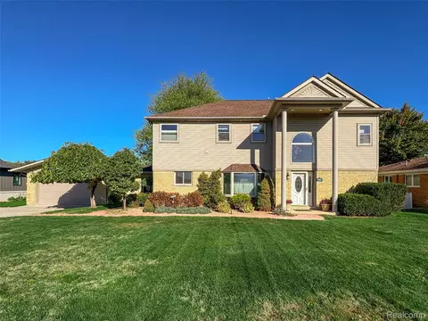 7214 Cardinal St, Clay, MI 48001